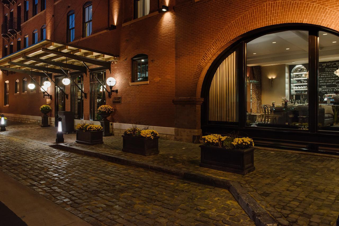 The Charmant Hotel Ла Крос Екстериор снимка