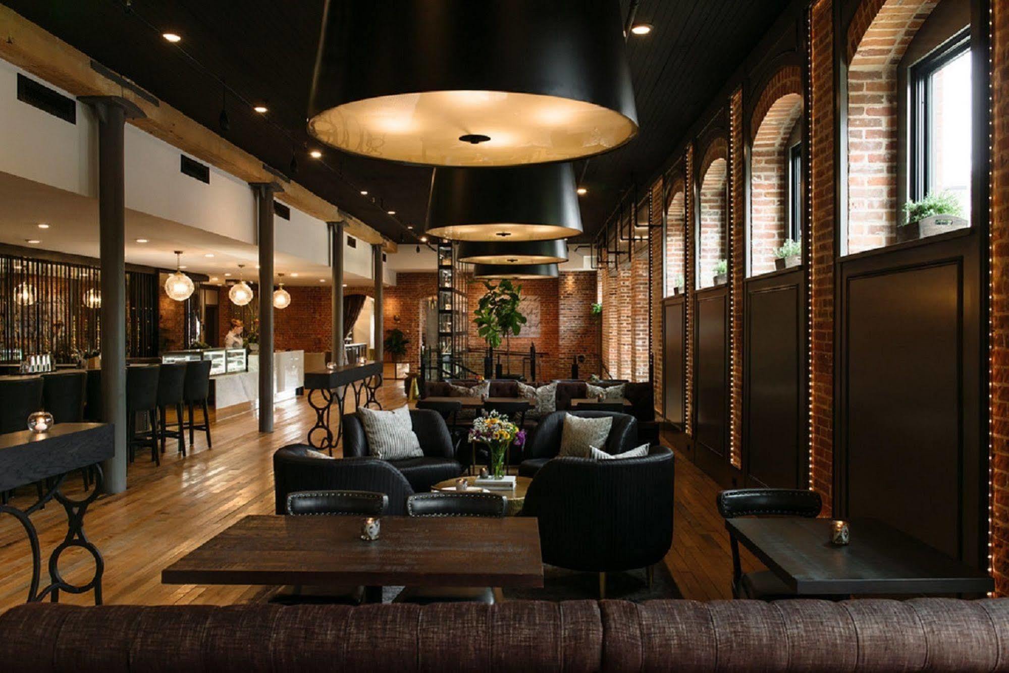 The Charmant Hotel Ла Крос Екстериор снимка